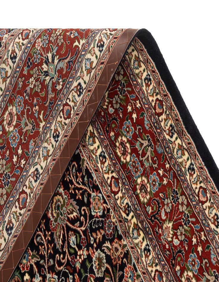 Detail image of  7' 5 x 9' 2 Mood Wool Rug