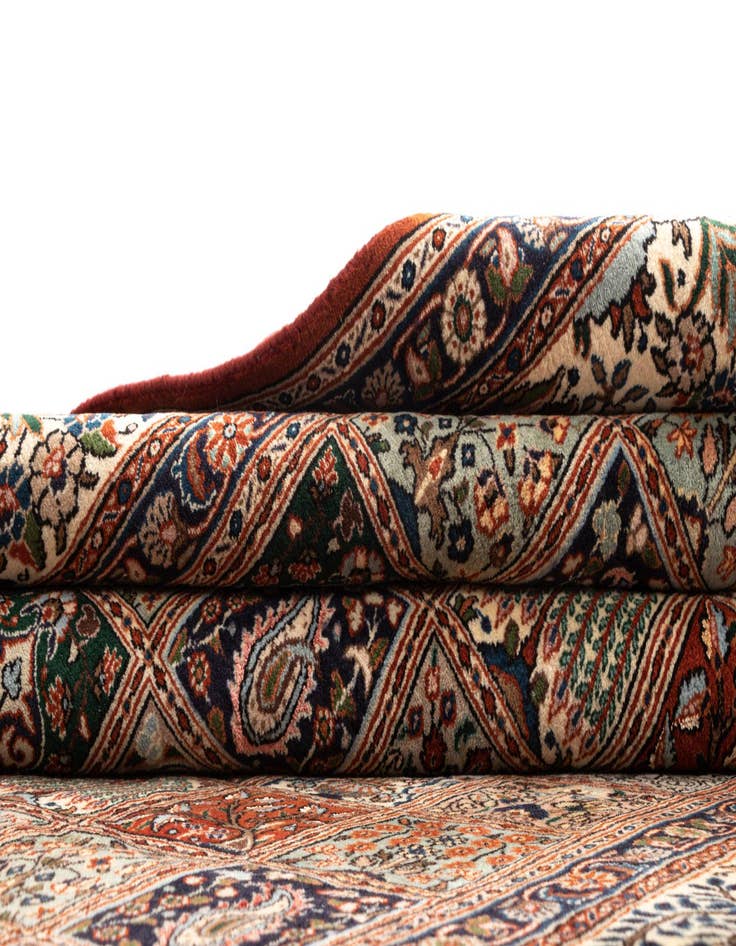 Detail image of  6' 5 x 9' 11 Mood Wool Rug