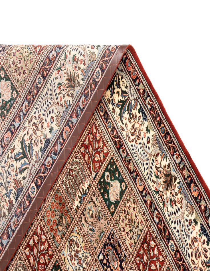 Detail image of  6' 7 x 9' 8 Mood Wool Rug