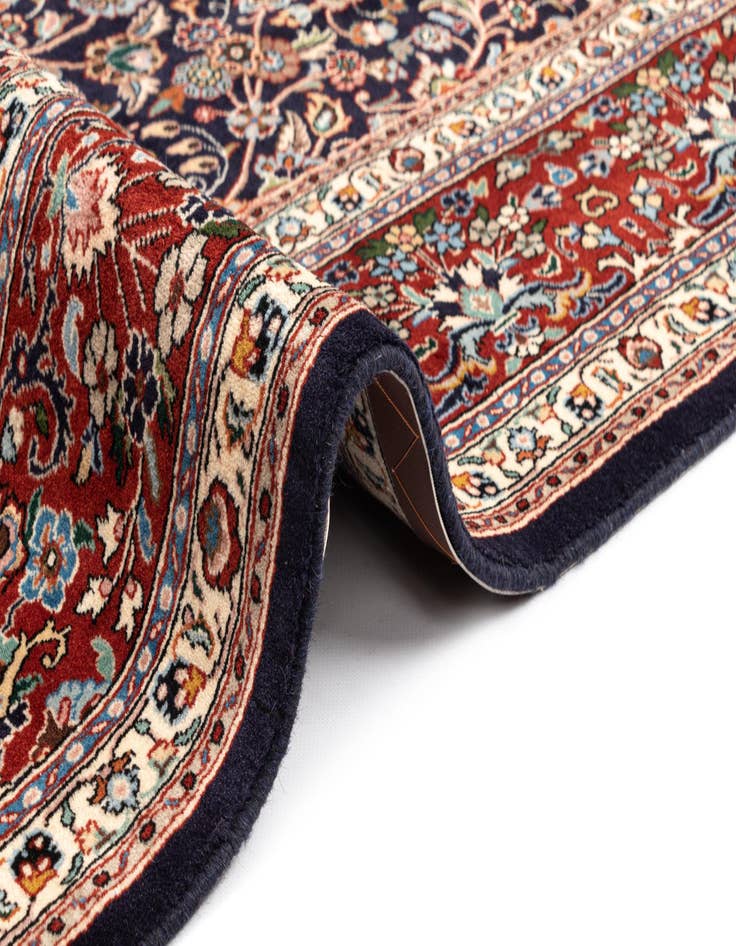 Detail image of  6' 6 x 9' 6 Mood Wool Rug