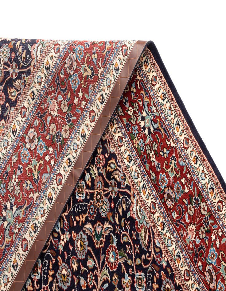 Detail image of  6' 6 x 9' 6 Mood Wool Rug