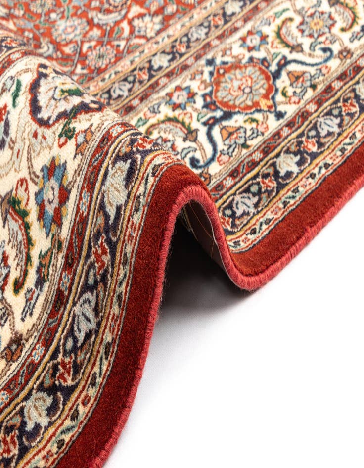 Detail image of  6' 9 x 9' 4 Mood Wool Rug