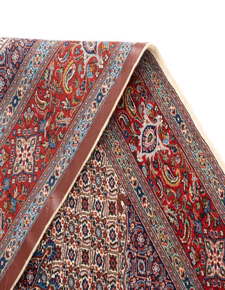 Detail image of  6' 8 x 9' 3 Mood Wool Rug