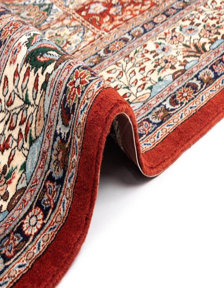 Detail image of  6' 6 x 9' 8 Mood Wool Rug