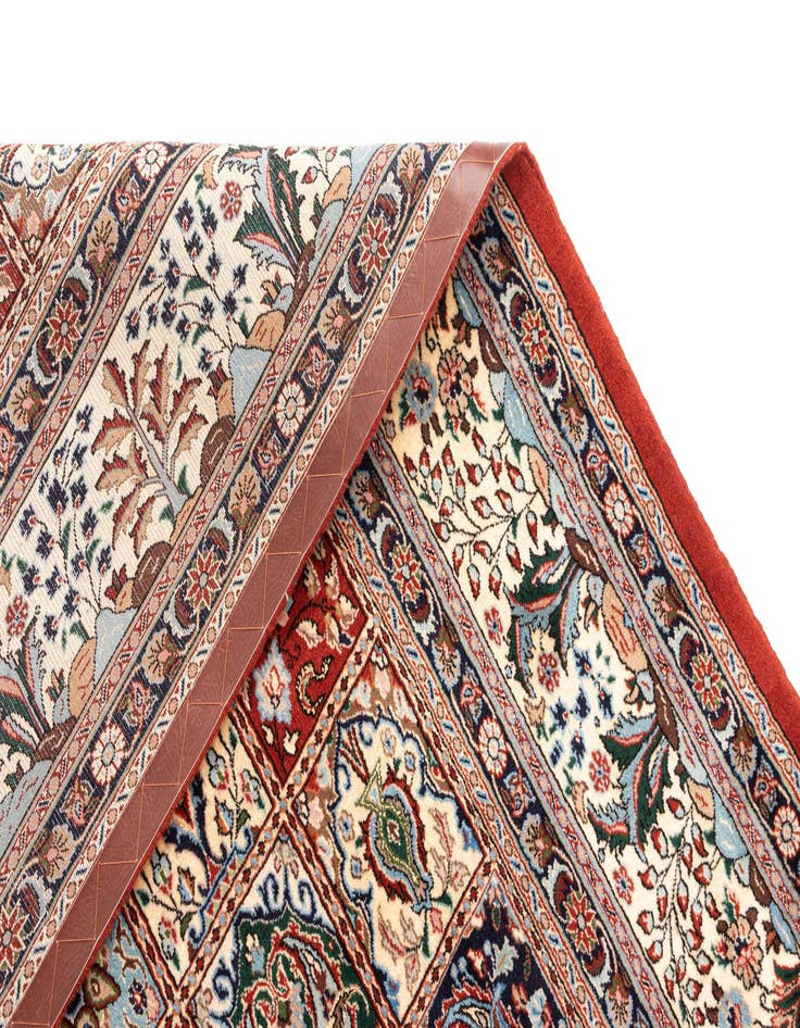 Detail image of  6' 6 x 9' 8 Mood Wool Rug