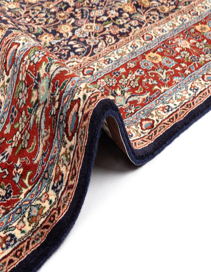 Detail image of  6' 5 x 9' 8 Mood Wool Rug