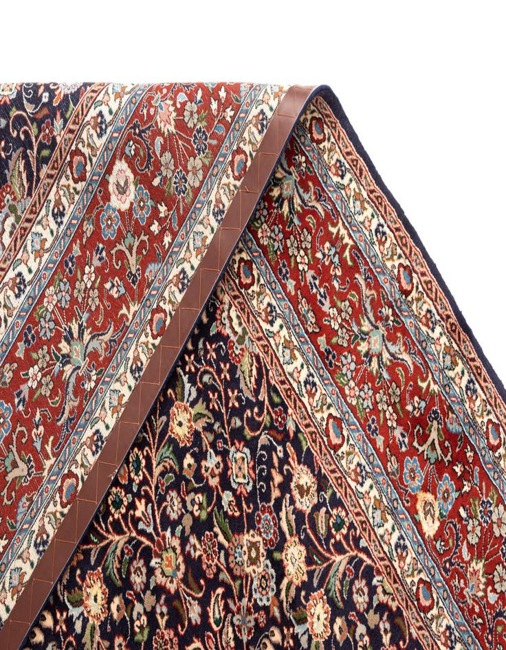 Detail image of  6' 5 x 9' 8 Mood Wool Rug