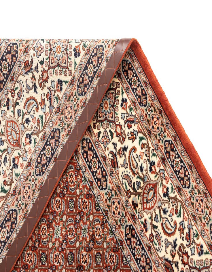 Detail image of  6' 7 x 9' 8 Mood Wool Rug