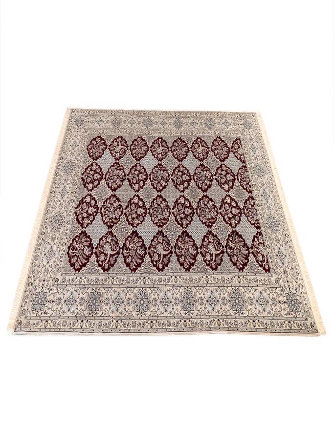 Detail image of  6' 9 x 10' 1 Nain Rug