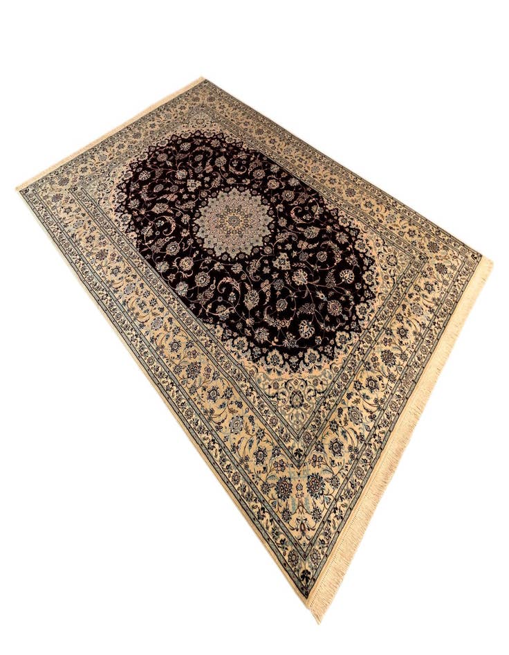 Detail image of  6' 10 x 9' 10 Nain Rug