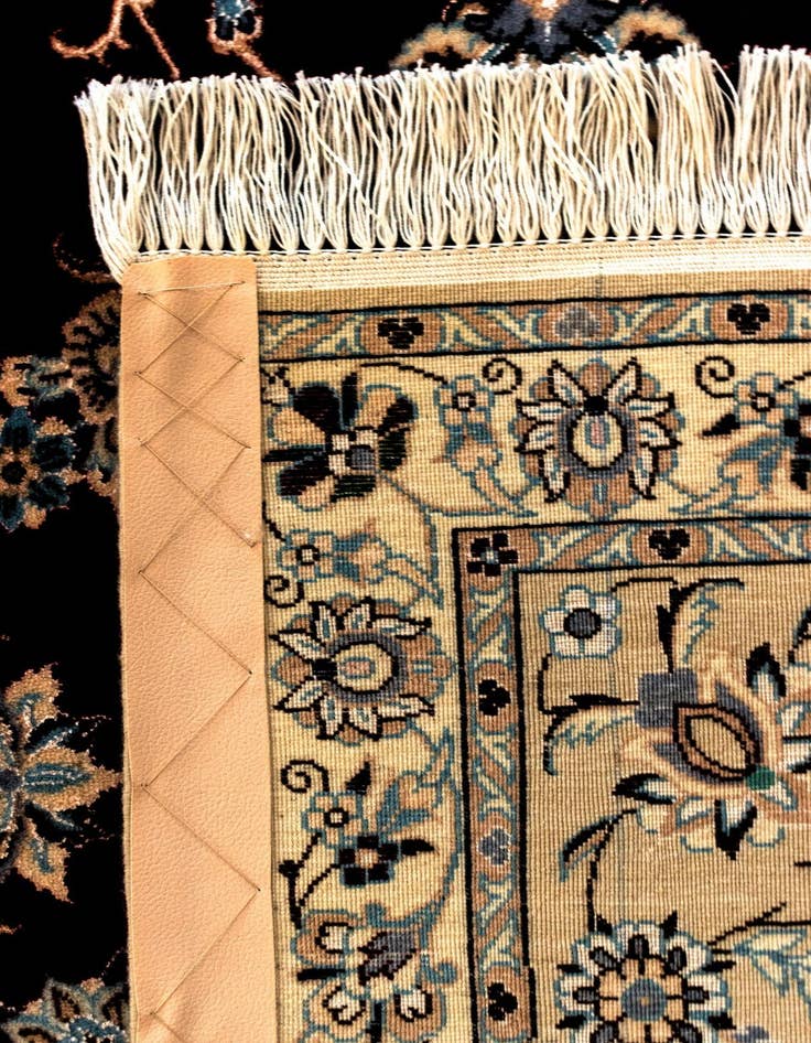 Detail image of  6' 10 x 9' 10 Nain Rug