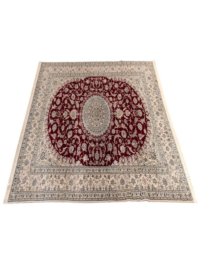 Detail image of  6' 9 x 10' 4 Nain Rug