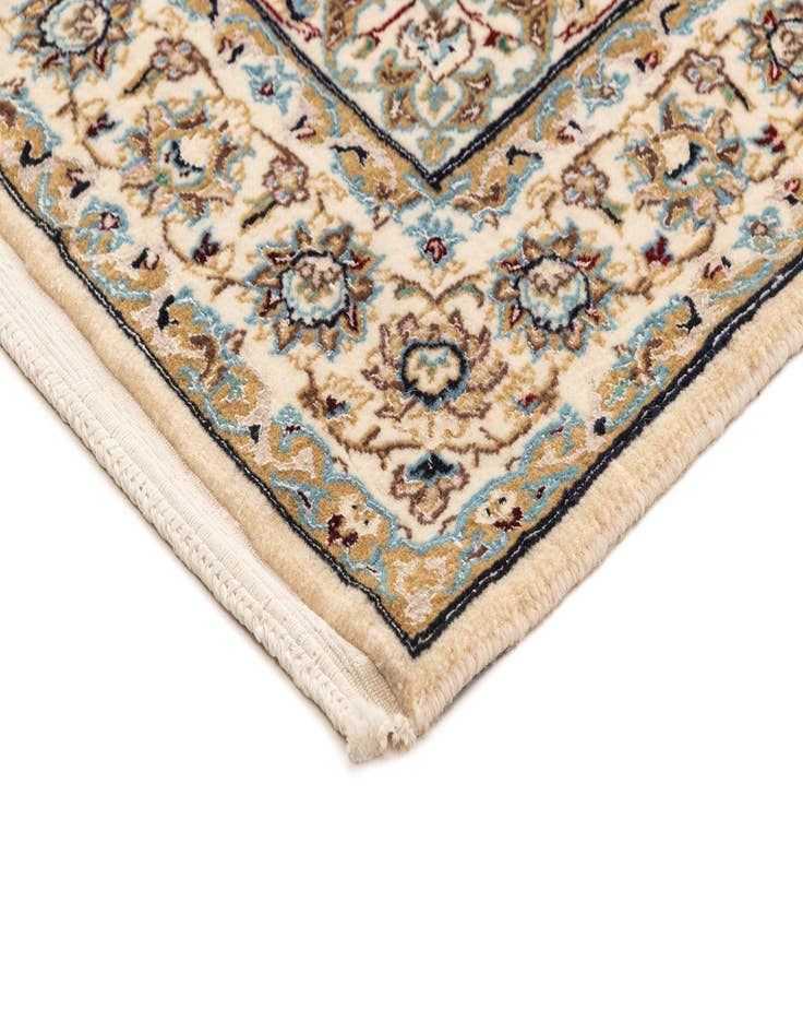 Detail image of  2' 9 x 8' 2  Hand Knotted Nain Rug