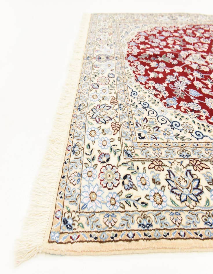 Detail image of  4' 11 x 8'  Hand Knotted Nain Persian Rug