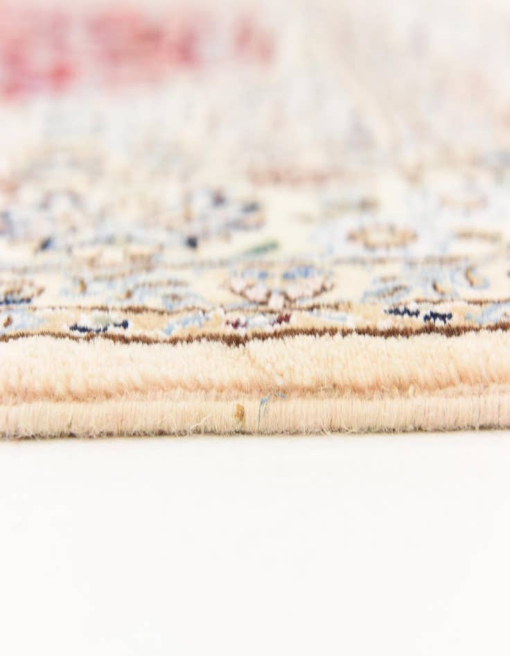 Detail image of  4' 11 x 8'  Hand Knotted Nain Persian Rug