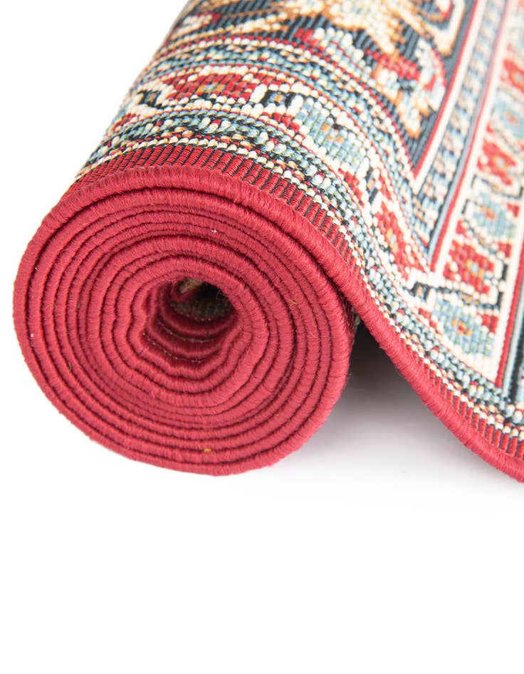 Detail image of  7' 10 x 10'  Washable Traditional Indoor / Outdoor Rug