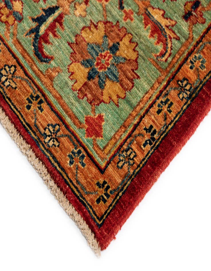 Detail image of  6' 6 x 8' 8 Sara Wool Rug