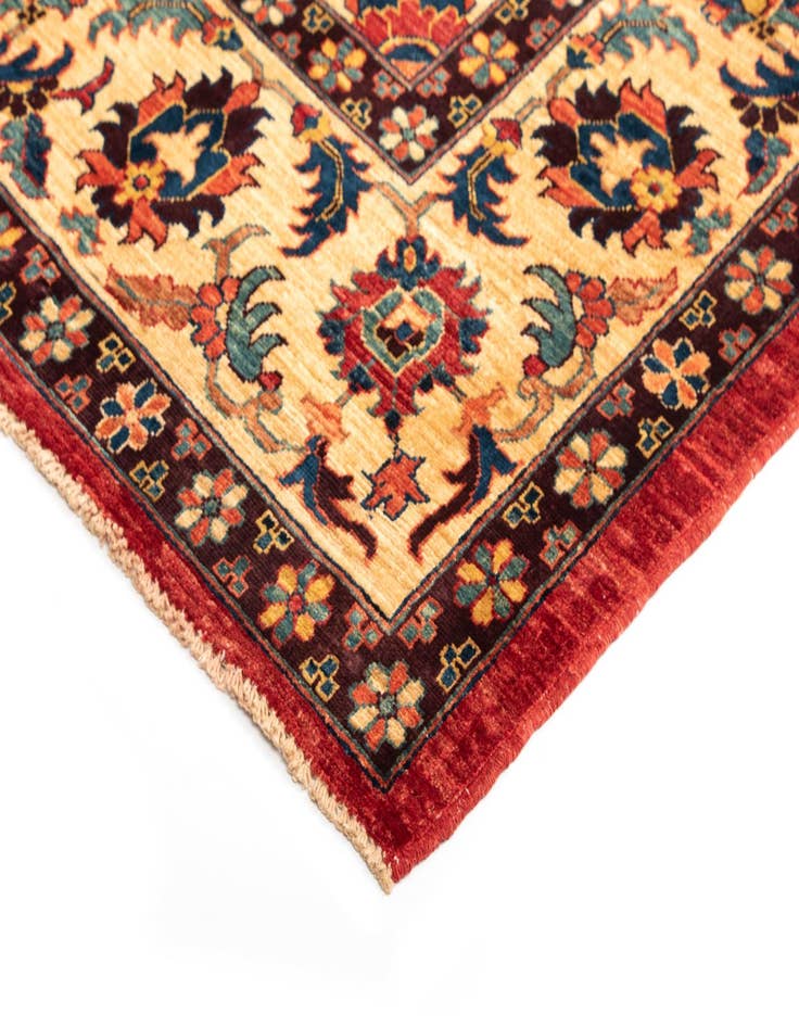 Detail image of  7' 3 x 9' 7 Sara Wool Rug