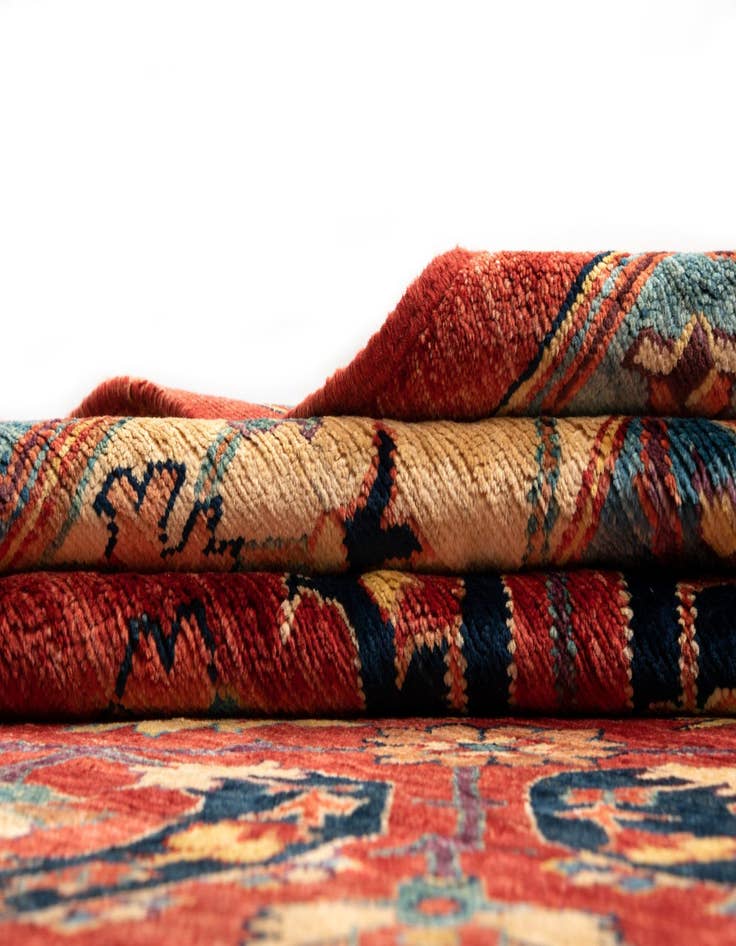 Detail image of  6' 10 x 9' 6 Sara Wool Rug