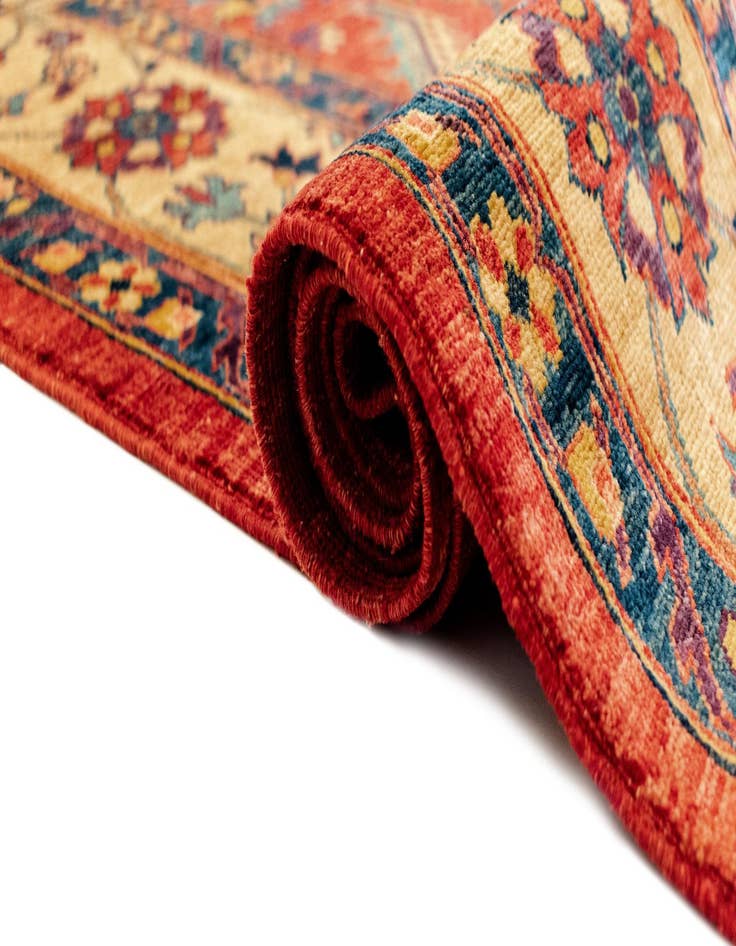 Detail image of  6' 2 x 8' 4 Sara Rug