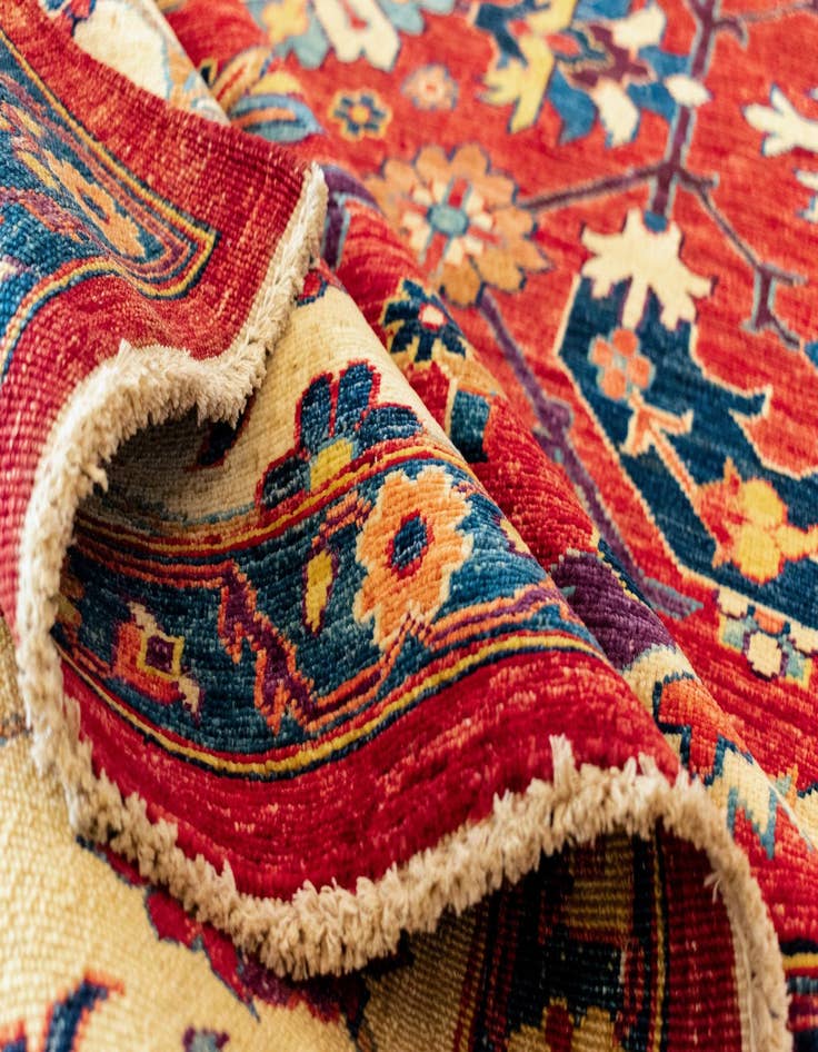 Detail image of  6' 2 x 8' 4 Sara Rug
