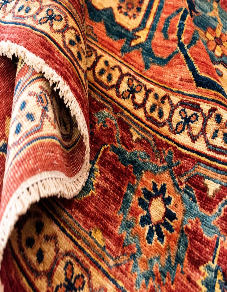 Detail image of  6' 6 x 8' 10 Sara Rug