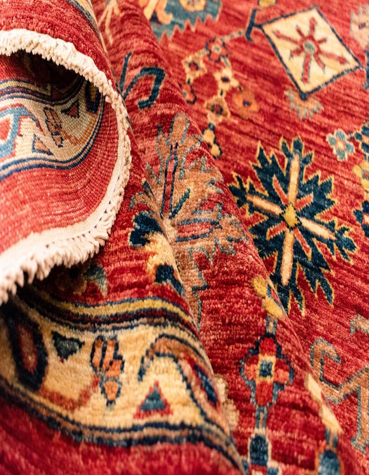 Detail image of  7' 1 x 8' 11 Sara Rug