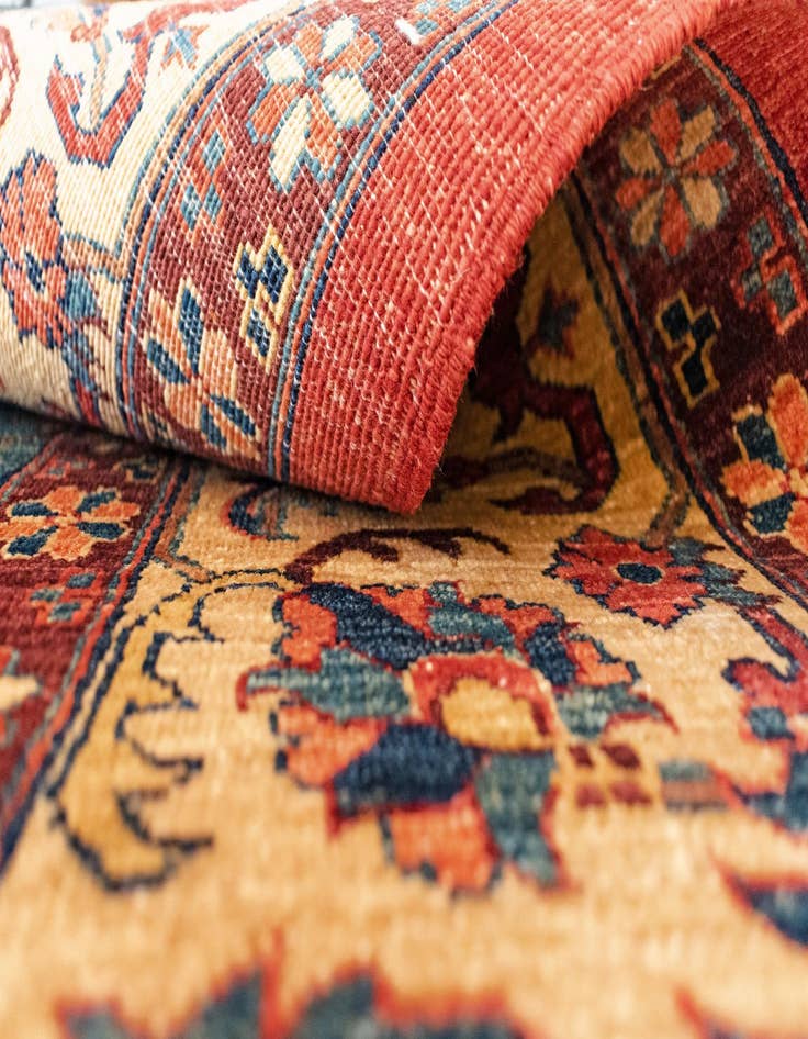 Detail image of  7' 2 x 9' 6 Sara Rug