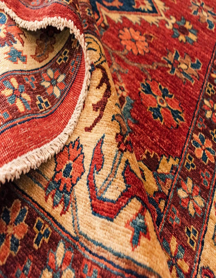 Detail image of  7' 2 x 9' 6 Sara Rug