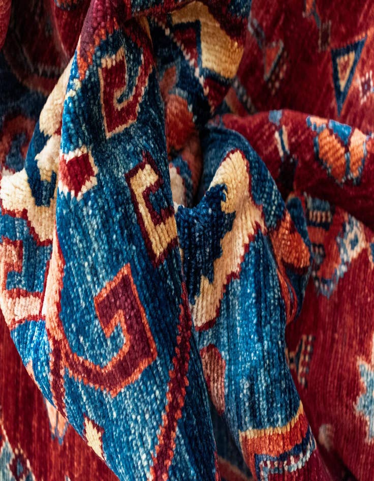 Detail image of  5' 10 x 7' 7 Sara Rug