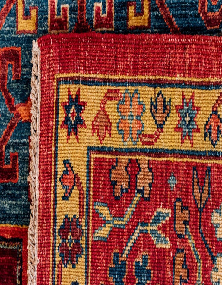 Detail image of  5' 10 x 7' 7 Sara Rug
