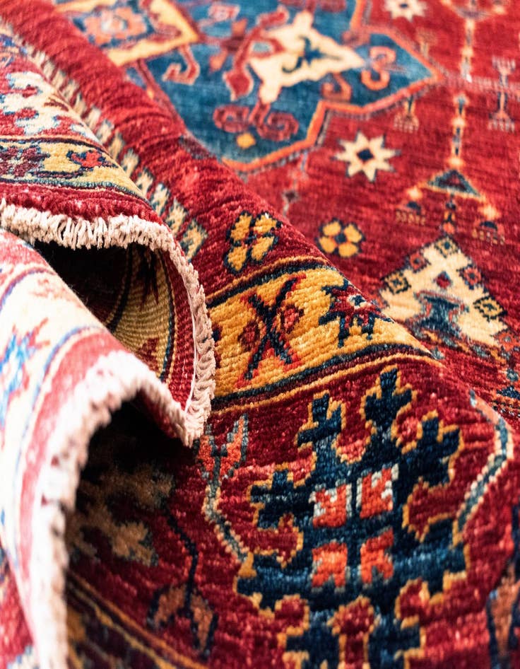 Detail image of  5' 10 x 7' 7 Sara Rug