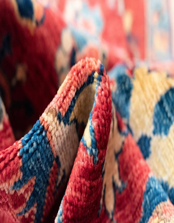 Detail image of  4' 11 x 6' 7 Sara Rug