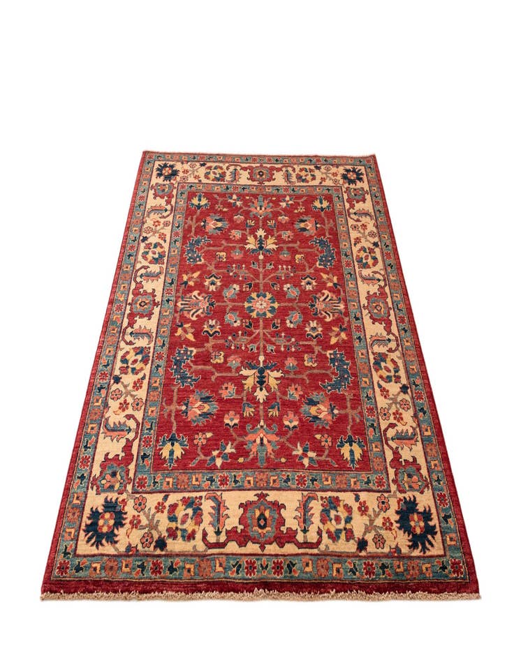 Detail image of  4' 11 x 6' 7 Sara Rug