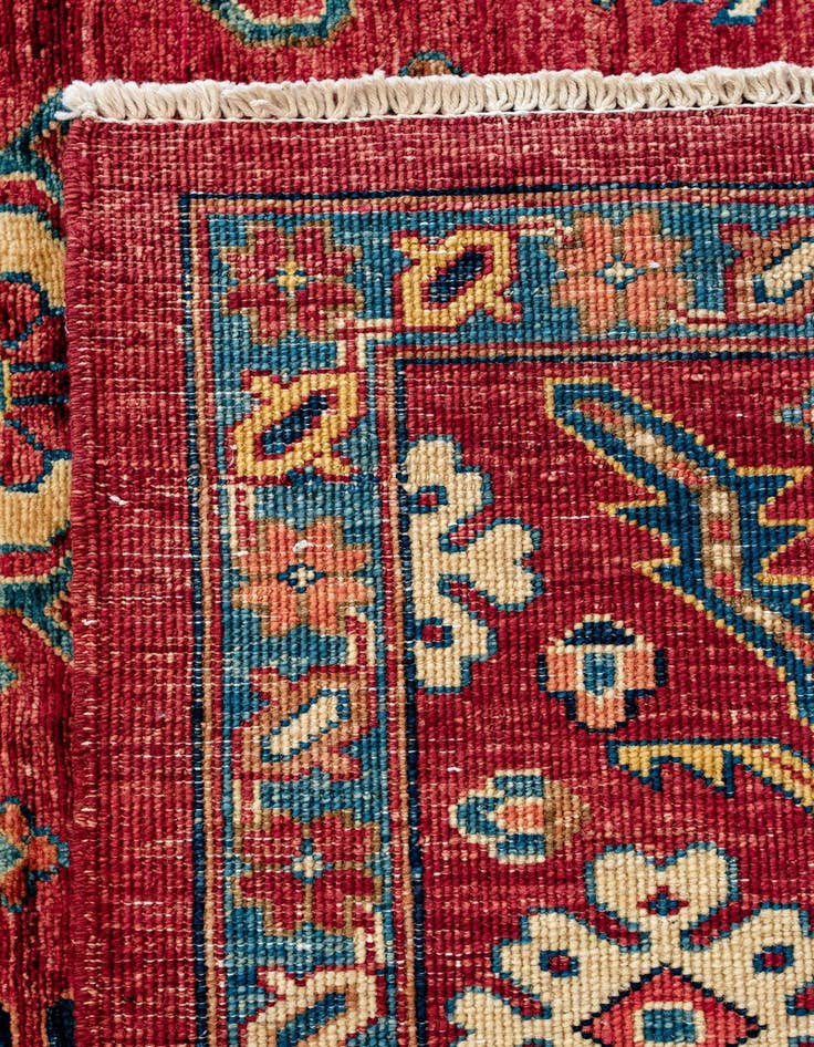Detail image of  5' 1 x 6' 9 Sara Wool Rug
