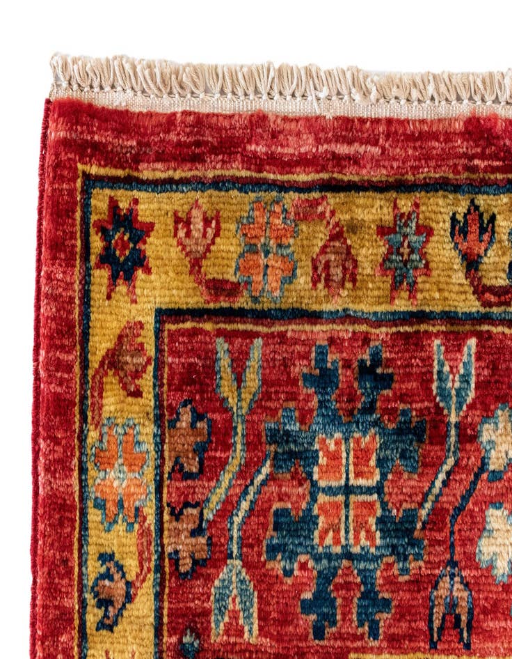 Detail image of  5' 11 x 7' 7 Sara Wool Rug