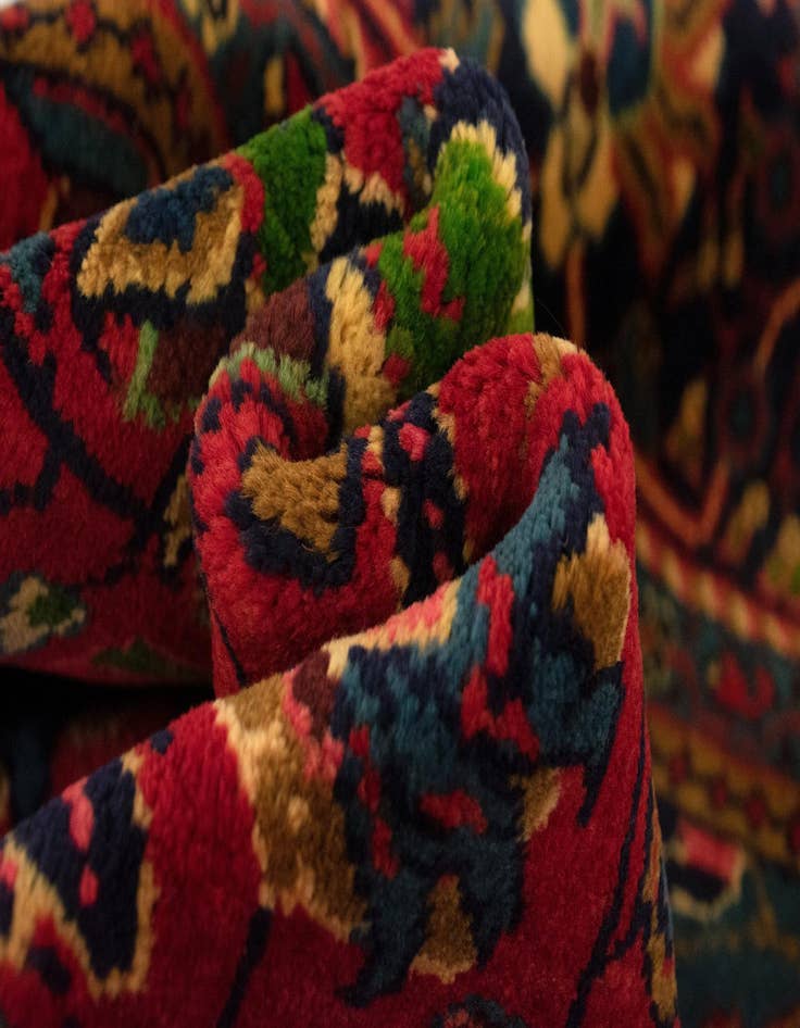 Detail image of  7' 10 x 11' 1  Hand Knotted Sarough Persian Wool Rug