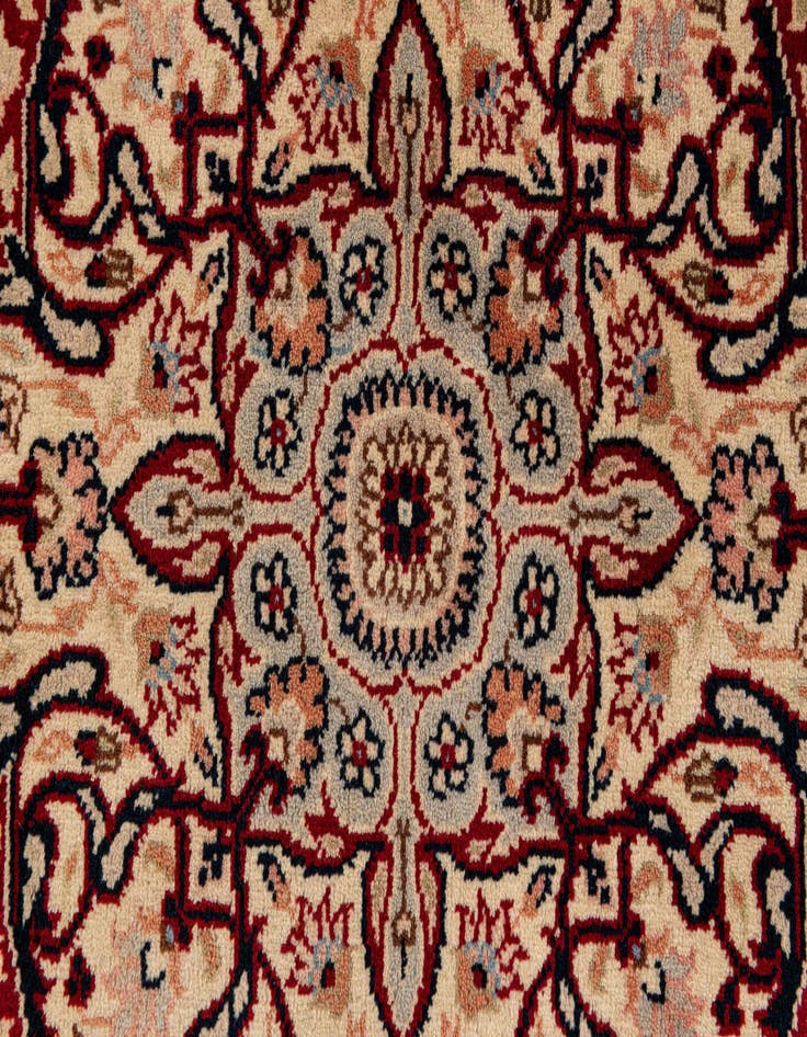 Detail image of  7' 7 x 11'  Hand Knotted Sarough Wool Rug