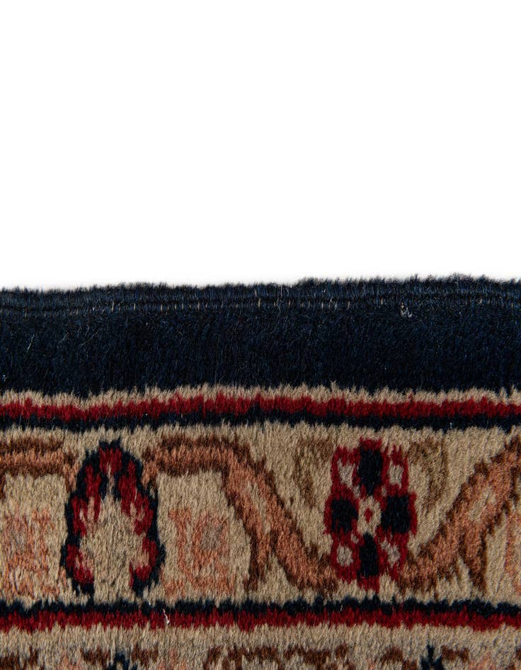 Detail image of  7' 7 x 11'  Hand Knotted Sarough Wool Rug