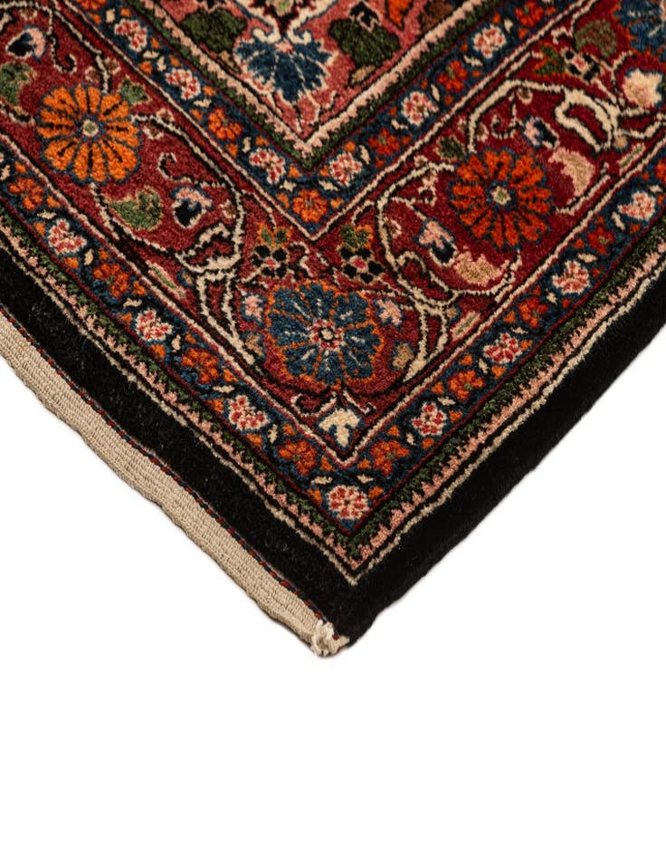 Detail image of  4' 4 x 6' 11 Sarouk Rug