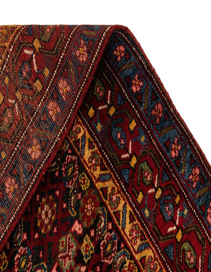 Detail image of  4' 6 x 10' Saudjboulag Rug