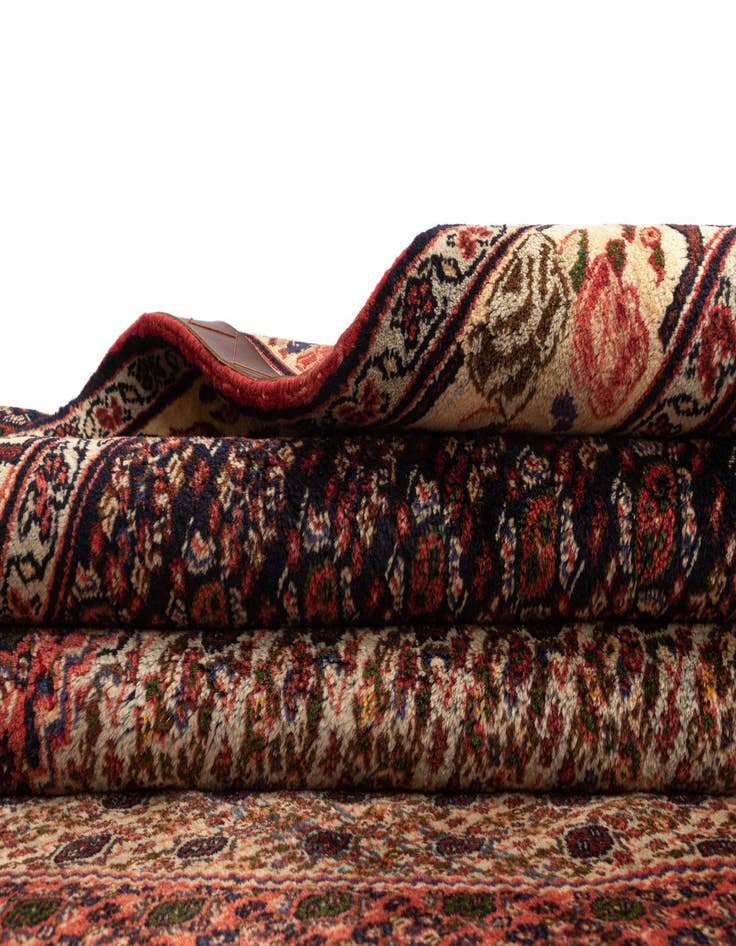 Detail image of  6' 10 x 9' 2 Senneh Wool Rug