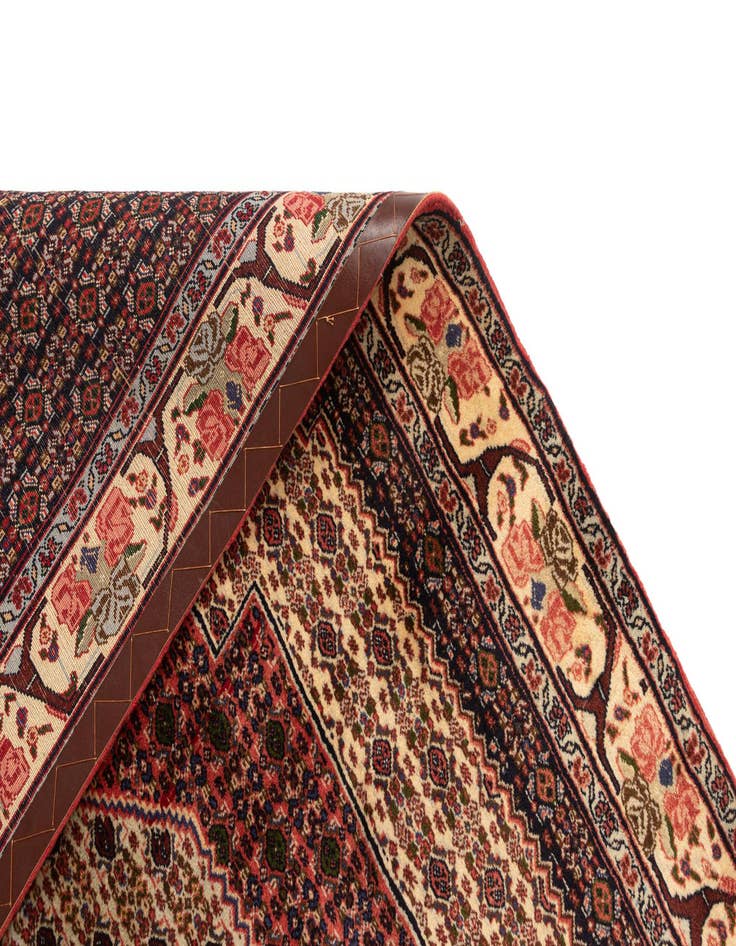 Detail image of  6' 10 x 9' 2 Senneh Wool Rug