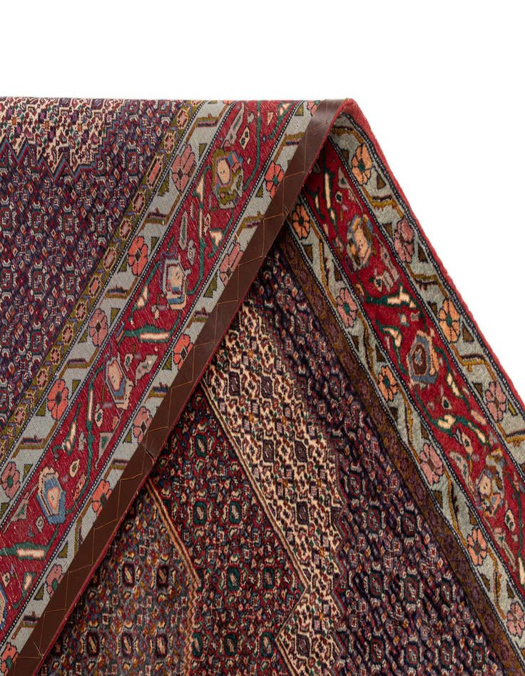 Detail image of  6' 6 x 8' 3 Senneh Wool Rug