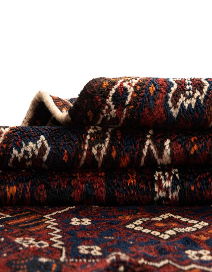 Detail image of  5' 3 x 7' Shiraz Wool Rug