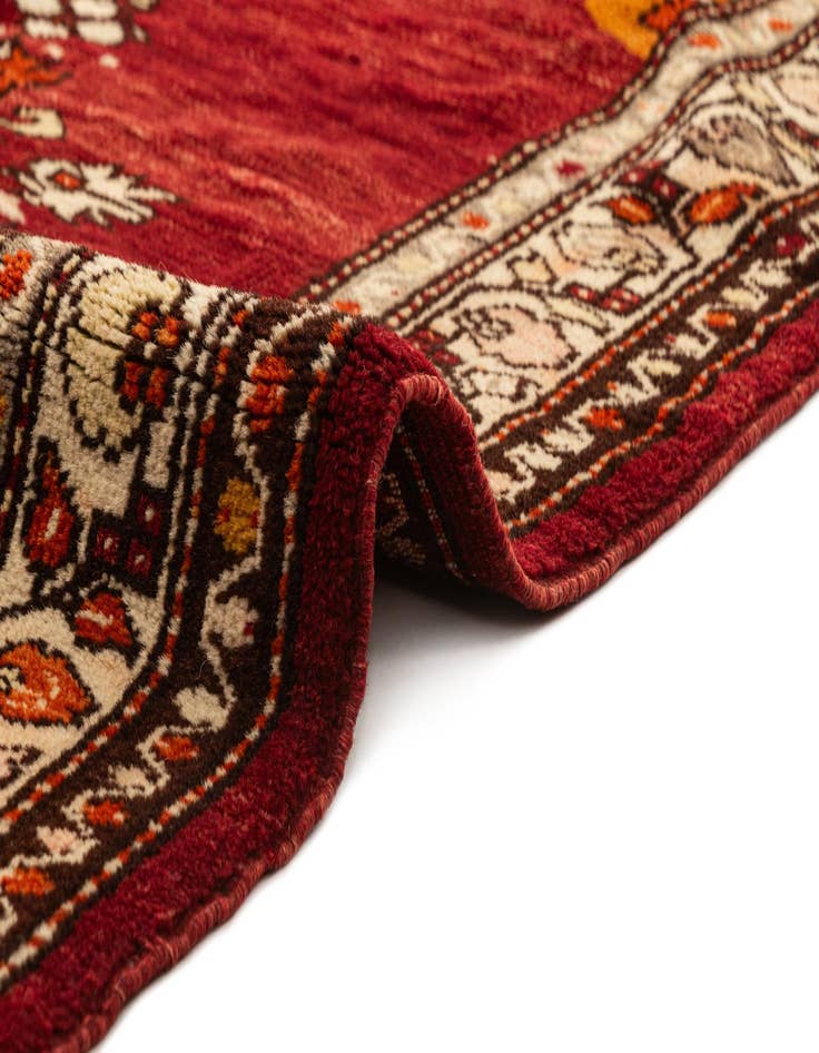 Detail image of  3' 3 x 5' 8 Sivas Rug