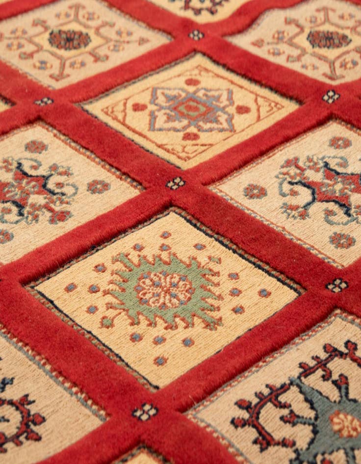 Detail image of  6' 7 x 9' 7 Sumak Kilim Rug