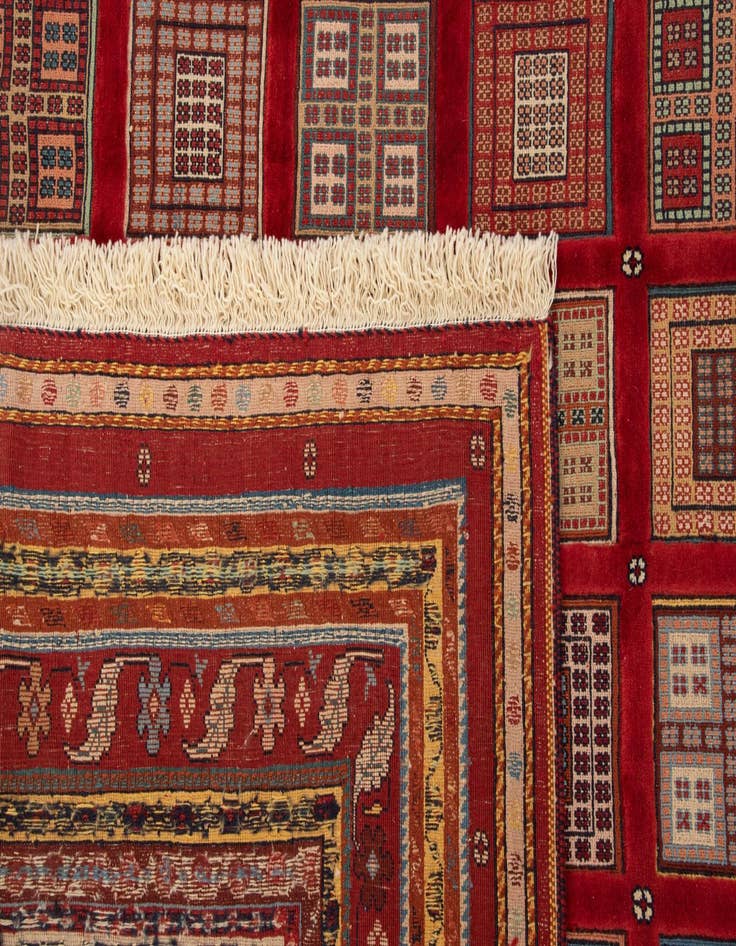 Detail image of  6' 10 x 9' 11 Sumak Kilim Rug