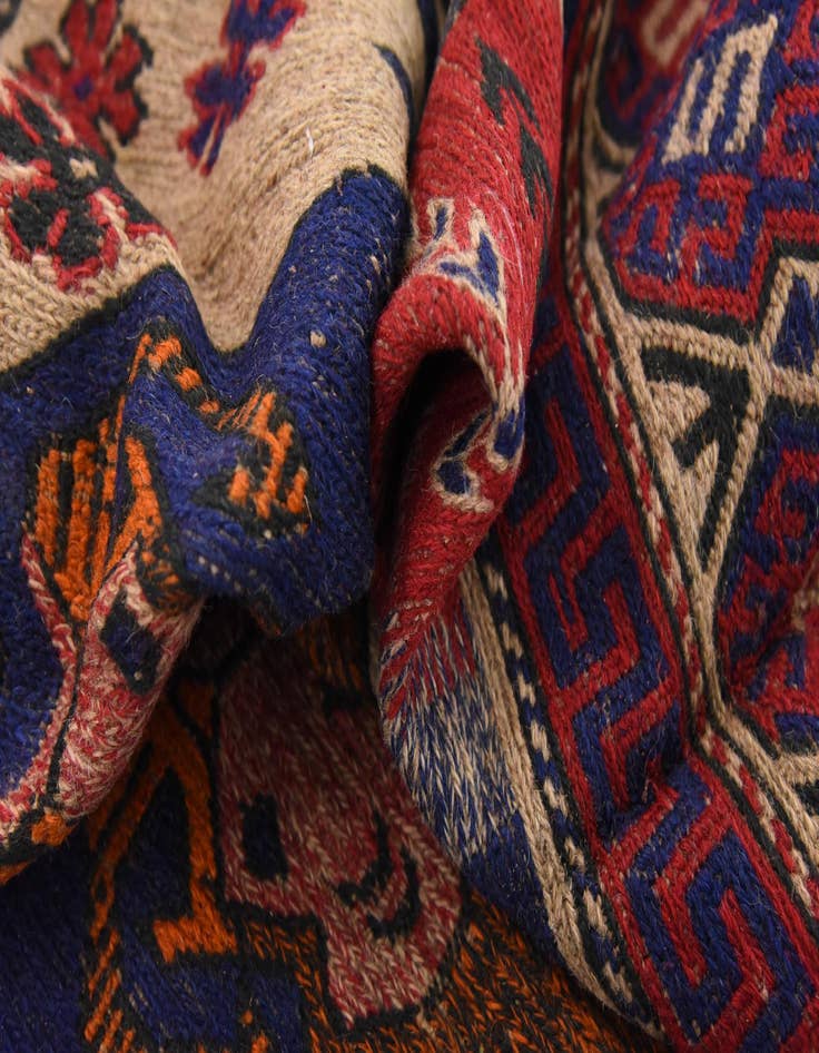 Detail image of  6' 5 x 9' 5  Hand Woven Sumak Wool Rug