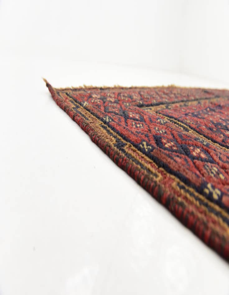 Detail image of  4' 9 x 6' 5  Hand Knotted Sumak Wool Rug